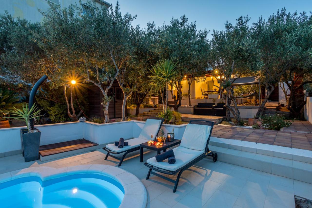 House Oliva With Private Pool And Large Garden * Stari Grad (Hvar)
